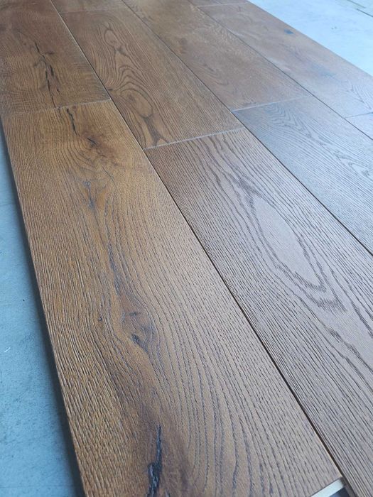 Deska dębowa podłogowa faza, brązowy olej uv, szczotka 13x180 (15 m2)