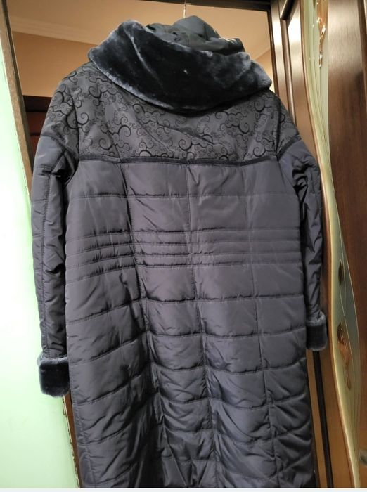 Зимова жіноча куртка великого розміру