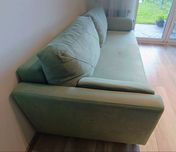 Sofa rozkładana z fotelem i pufami