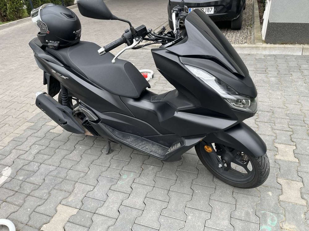 Wynajem skutera Honda PCX 125