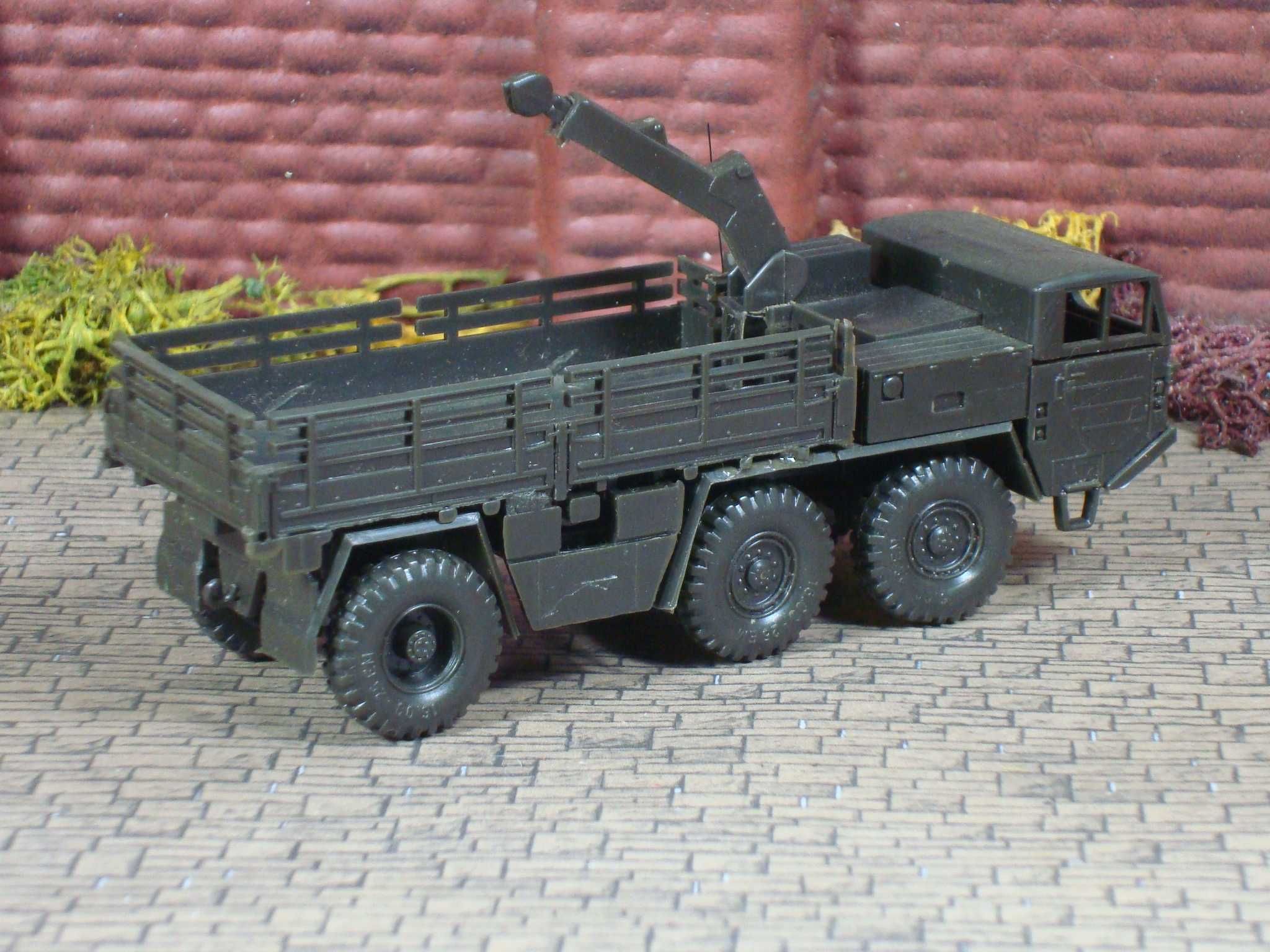 Roco Minitanks - Camião militar com grua móvel, 12 Ton / 1:87 / Usado