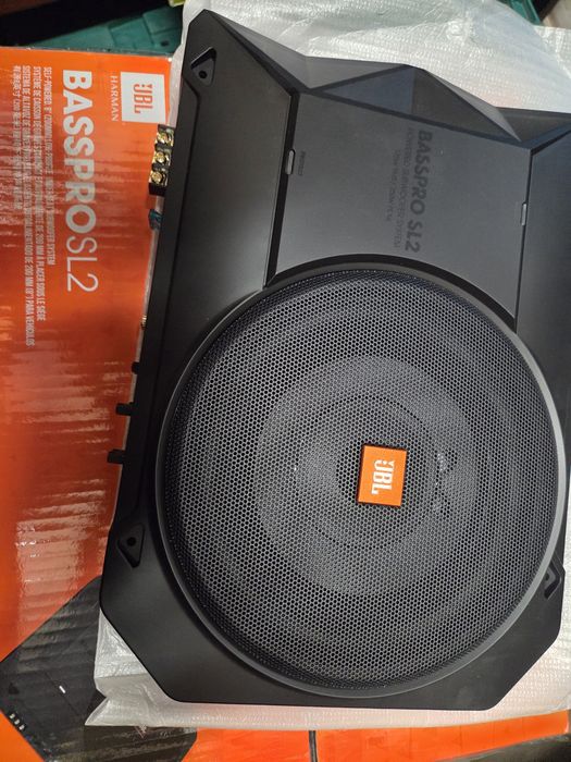 Sprzedam subwoofer samochodowy  JBL BASSPRO SL2 250W