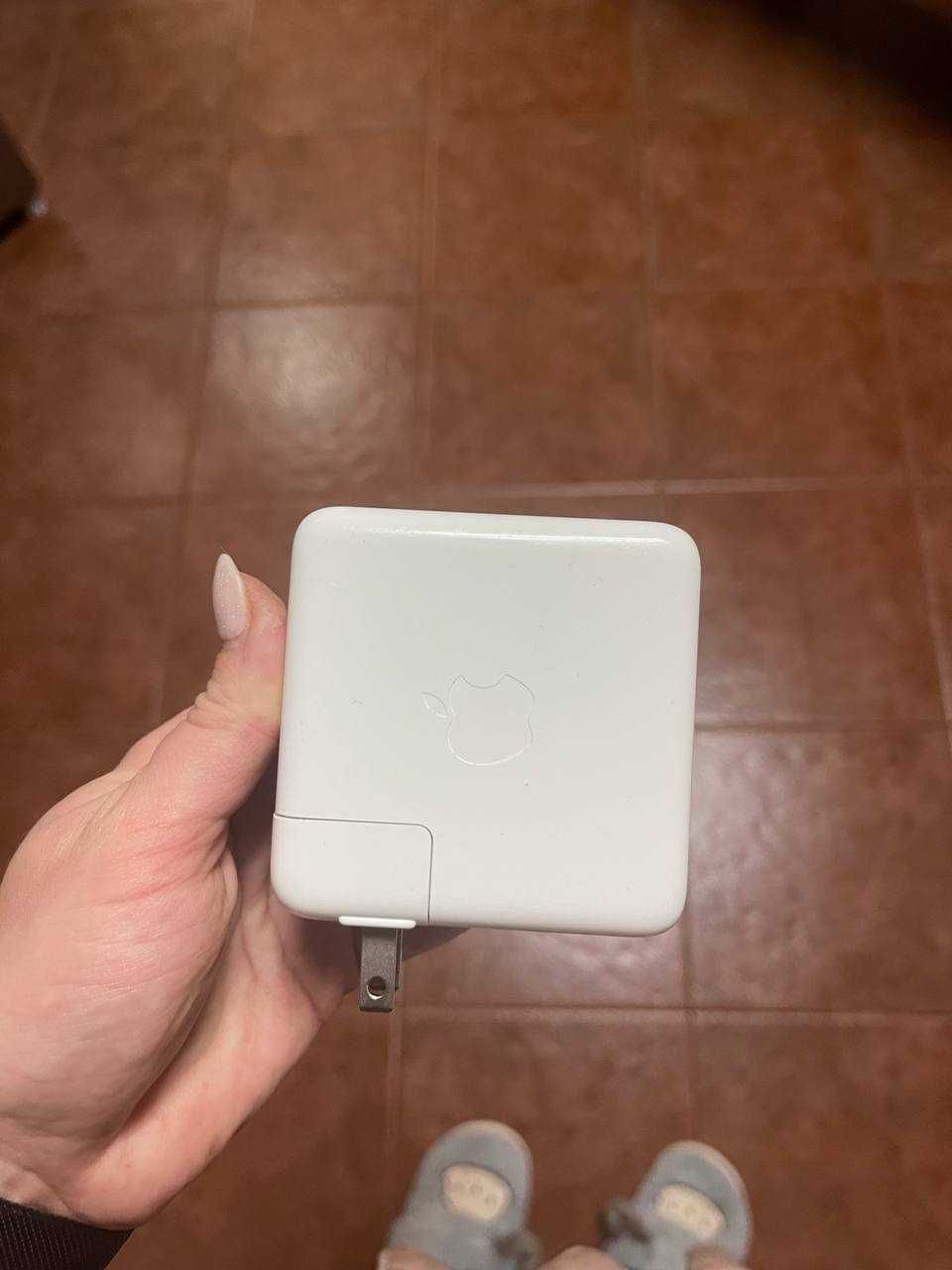 Vou vender um carregador para um MacBook