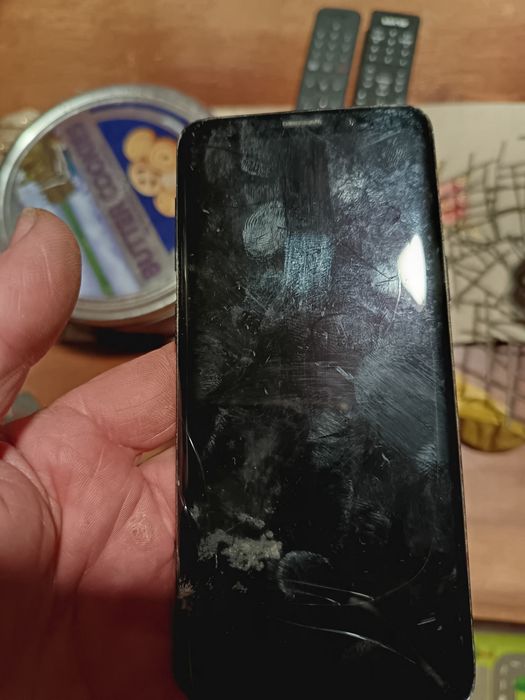 Samsung s9 para peças ecrã danificado de resto tudo  óptimo estado