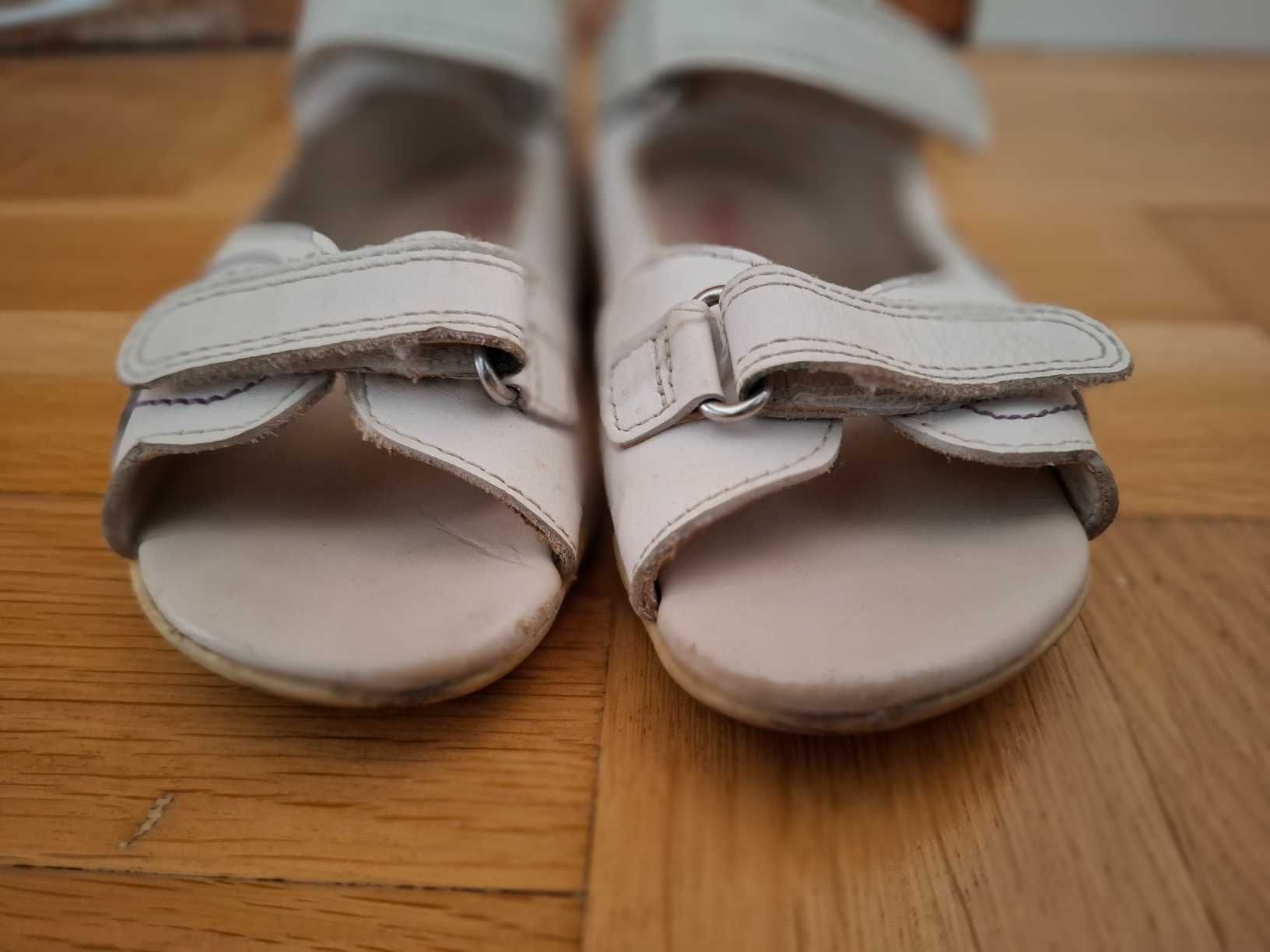 Superfit sandałki skóra 25
