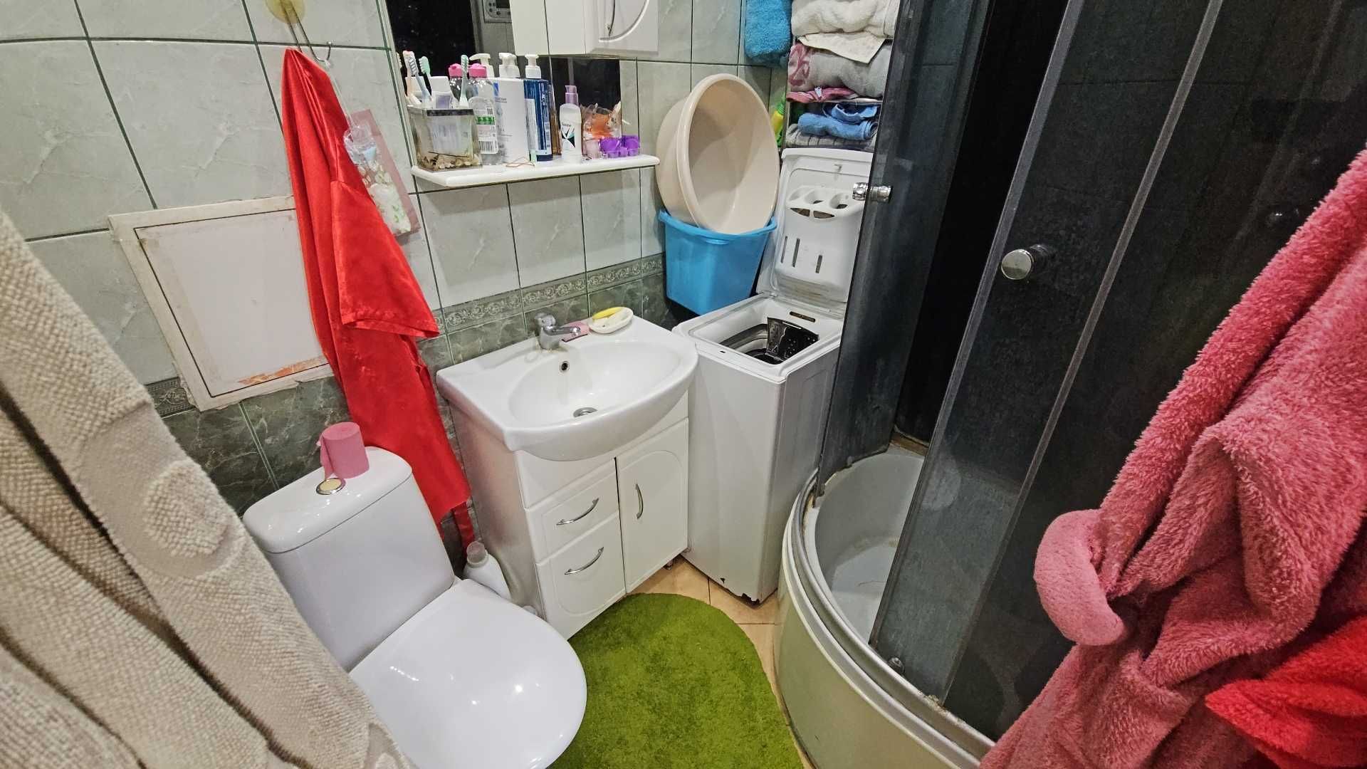 Двох кімнатна квартира з ремонтом - район ЦИНС.
