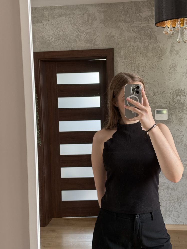 Letni czarny top lato elegancki wizytowy ozdobne wycięcia na ramionach