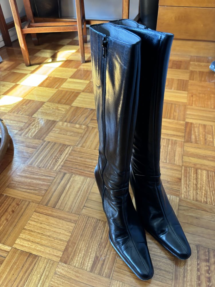 Botas pretas senhora