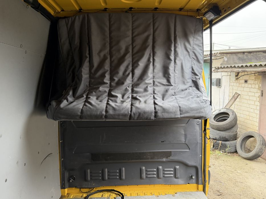 Спальник з перегородкою + шторки кабіни до Mercedes Sprinter 907