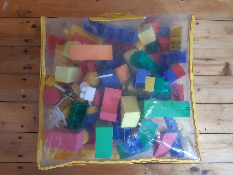 Sprzedam klocki piankowe i platikowe