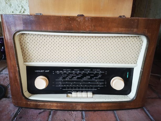Stare radio lampowe marki Menuet, antyk.