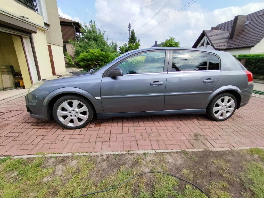 Opel Signum 1.9CDTI 150 KM