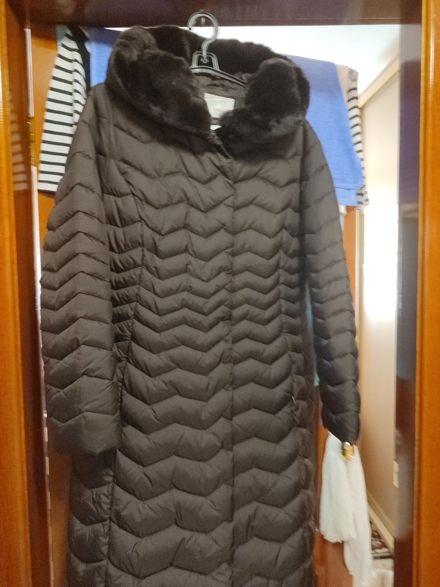Жіноче пальто зимне