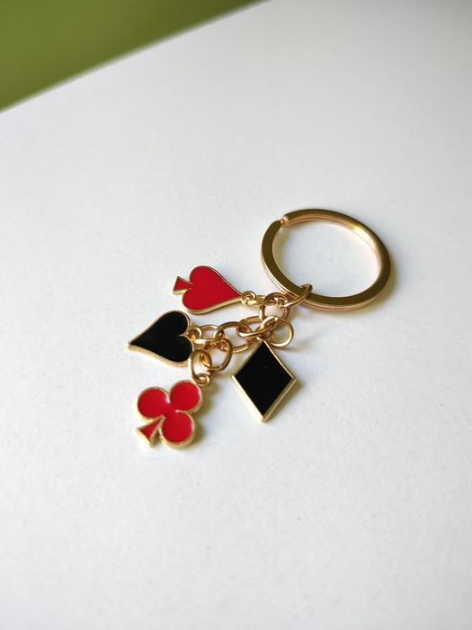 breloczek do kluczy symbole kart złoty