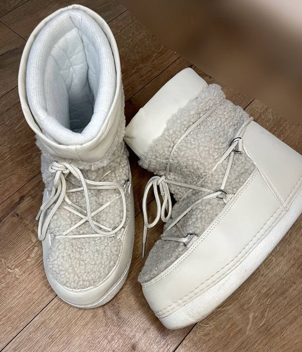 Білі жіночі зимові дутики типу moon boot