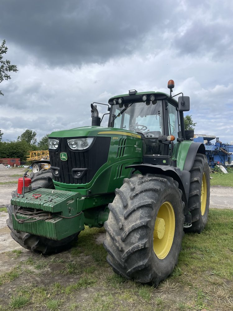 John Deere 6195M