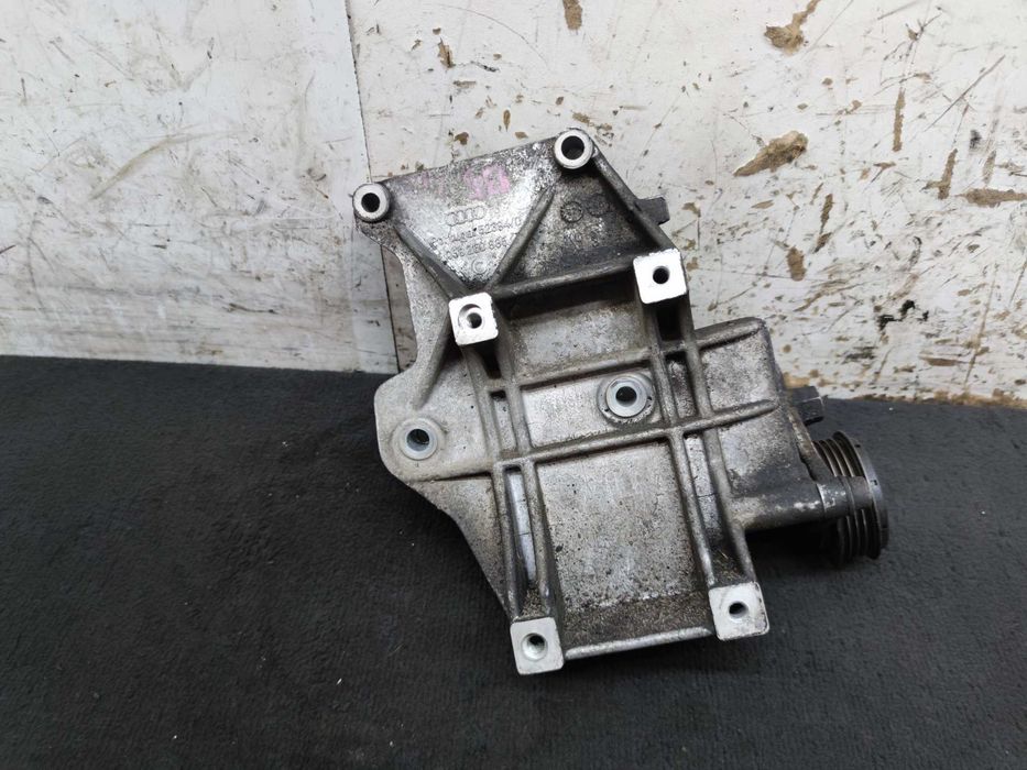 Audi A4 B5 Łapa Mocowanie Sprężarki