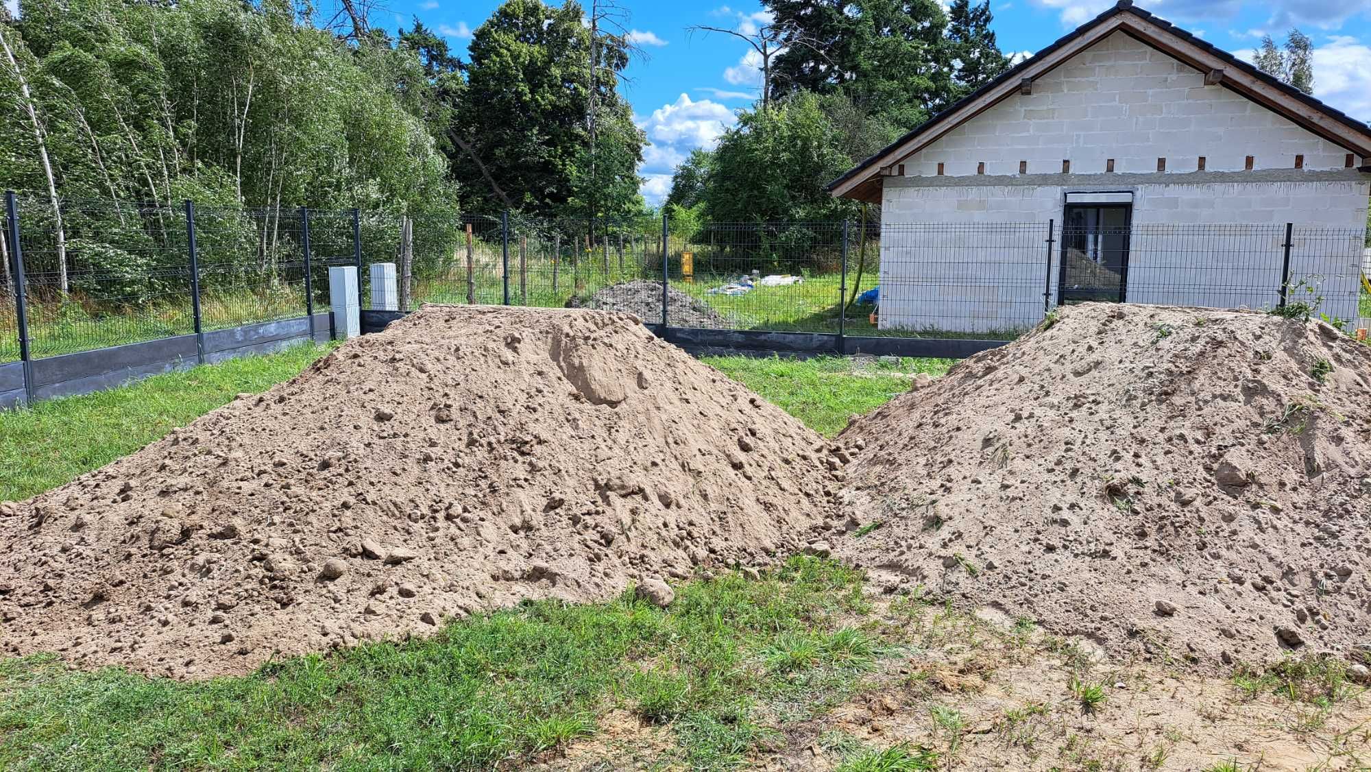 Ziemia na podniesienie terenu,  wyrównanie.