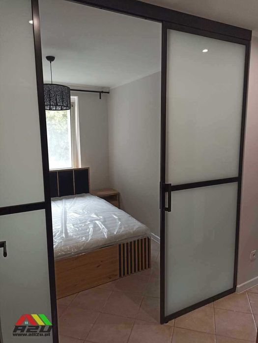 Ściana szklana, działowa, drzwi przesuwne, przegroda pokoju A2U