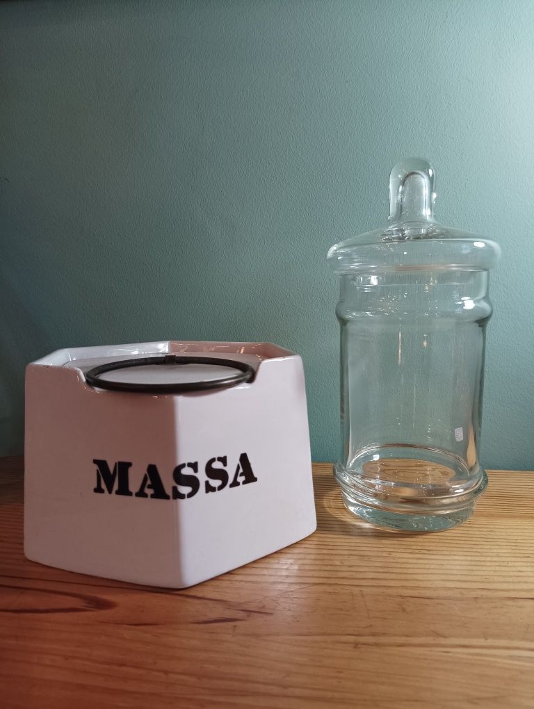 Pote de loiça massa e frasco