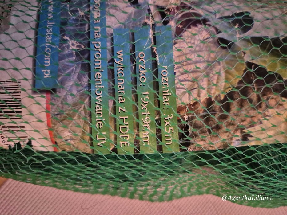 Siatka ogrodnicza osłona przed ptakami na balkon ogródek  na kwiaty