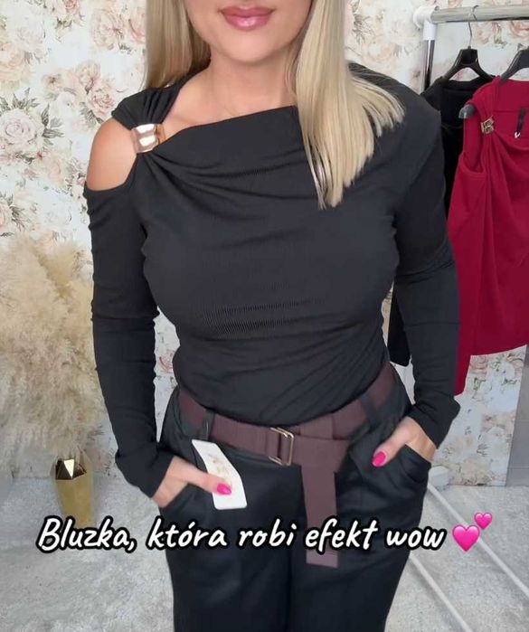 Bluzka Prążek odkryte Ramię