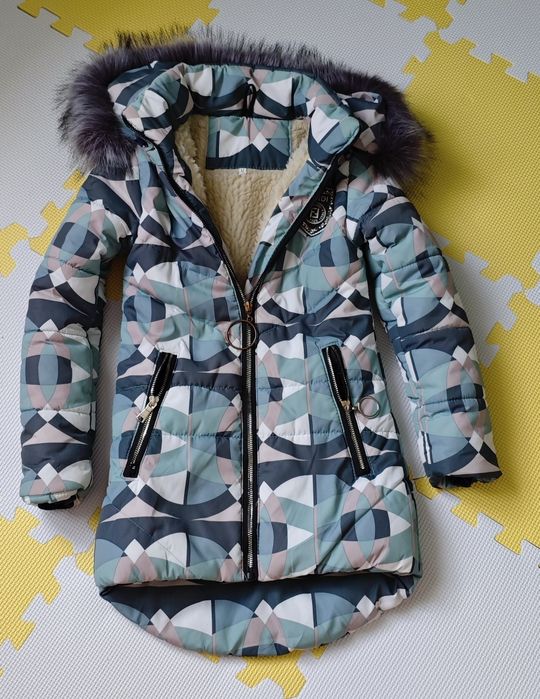 Курточка на дівчинку