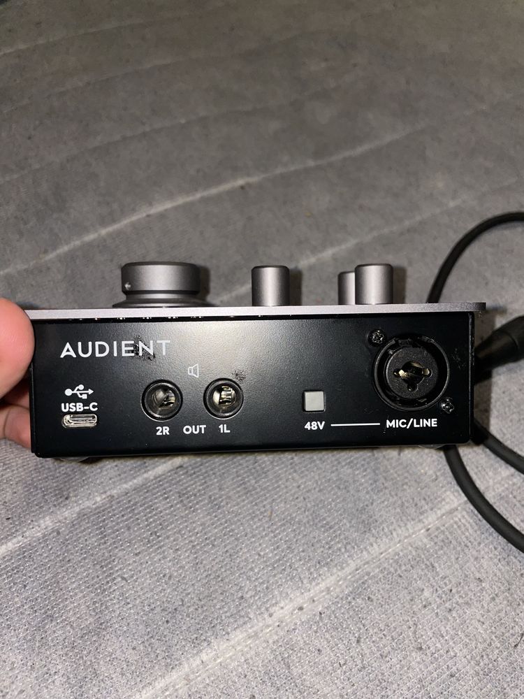 Audient ID 4 soundcard, karta dźwiękowa