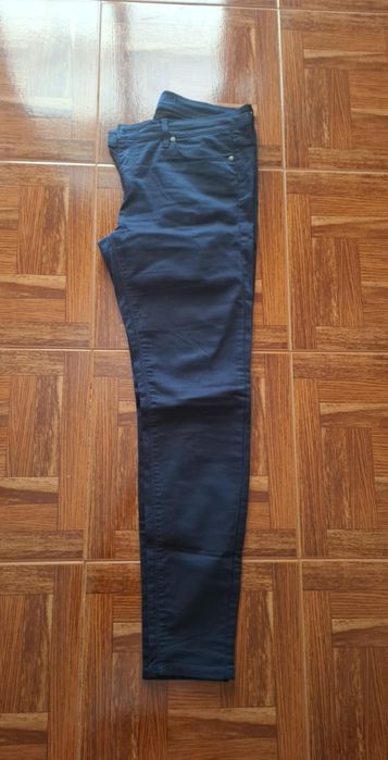 Calças de ganga Stradivarius tamanho 40