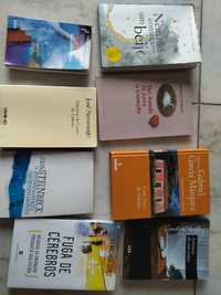 Vários livros de autores nacionais e internacionais