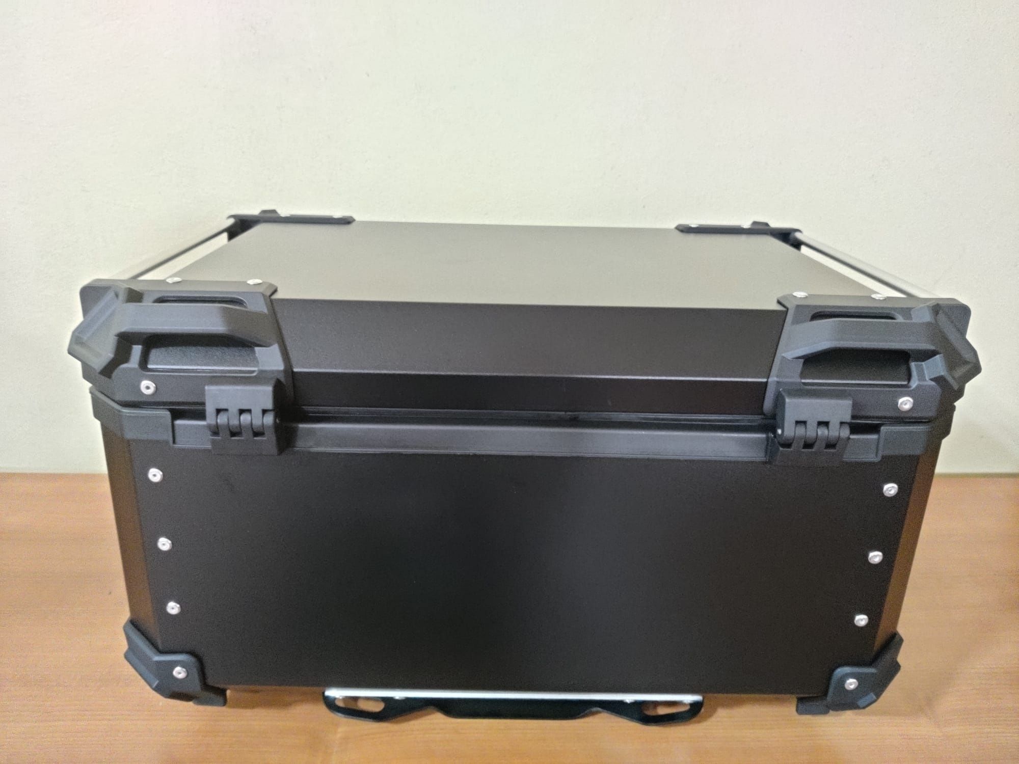 Topcase universal alumínio 45L 55L 65L