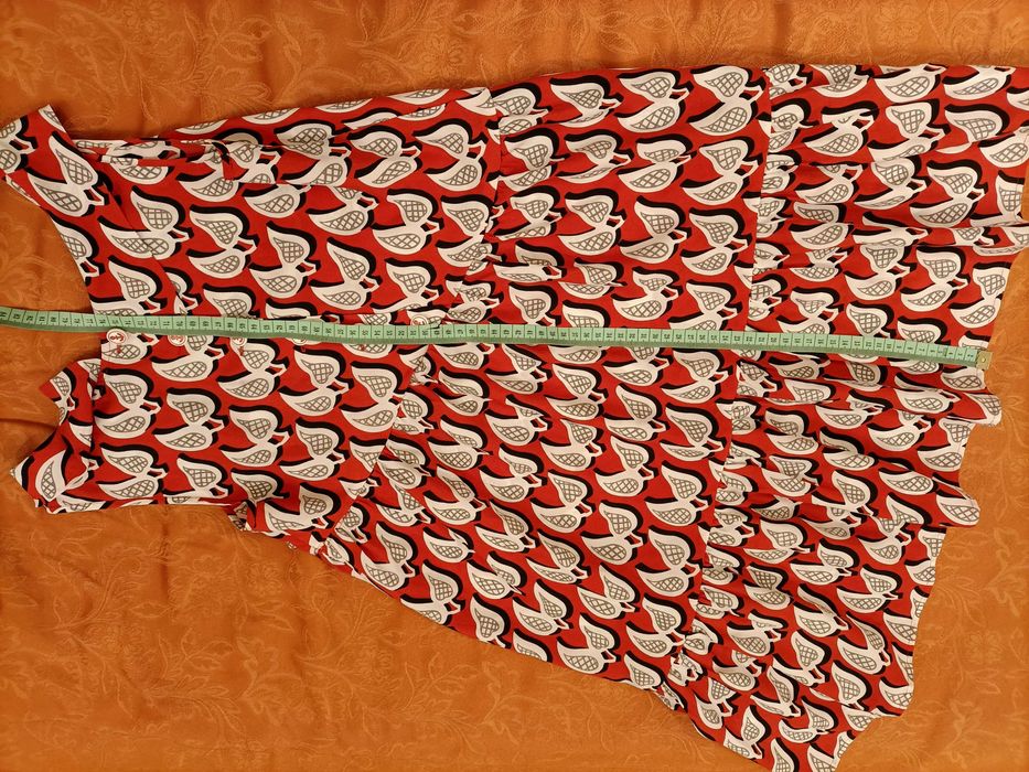 Zwiewna rozkloszowana sukienka 152/158