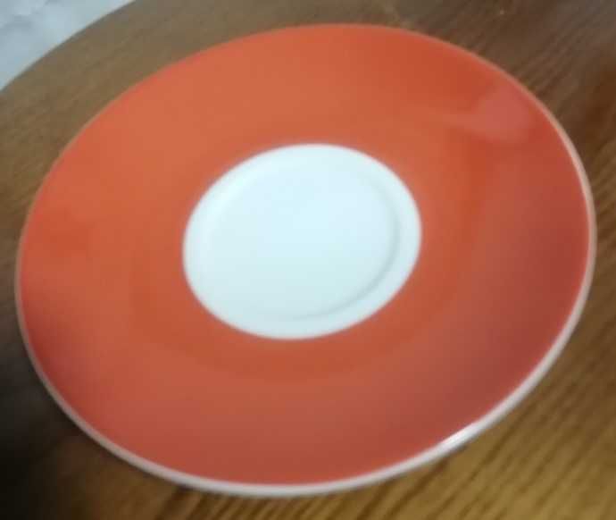 Pires de chávena almoçadeira em porcelana Vista Alegre, Origami