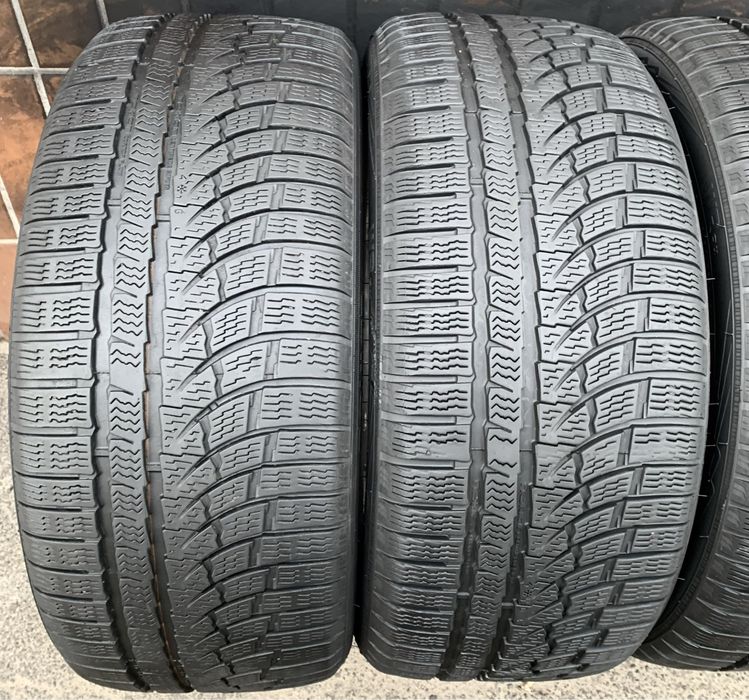 Зима 2шт Nokian WR A4 245/40 R20 99W