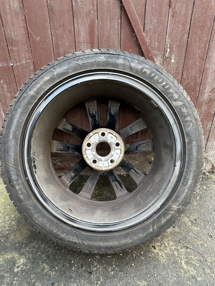 VW Golf 7 VII felga 7jx17H2 ET49 OEM 225/45/17 Goodyear Vector zima