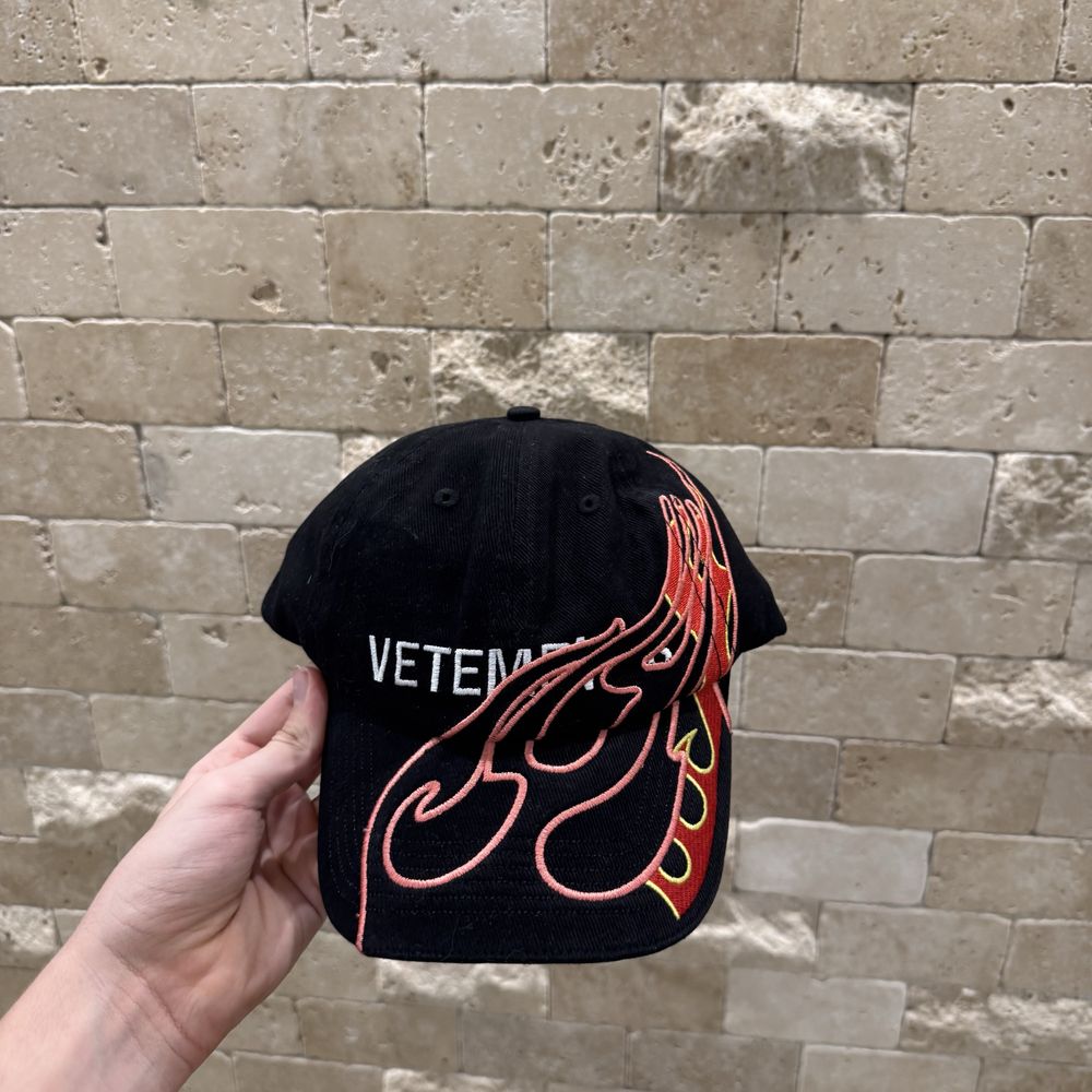 Кепка vetements flame