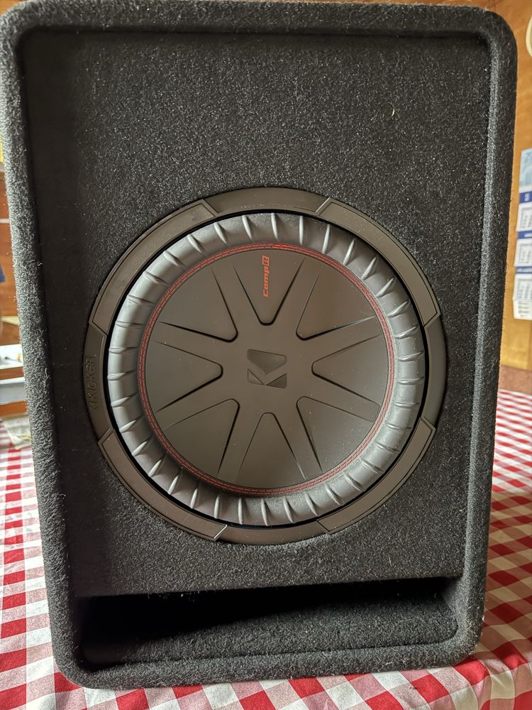 Kicker skrzynia + wzmacniacz