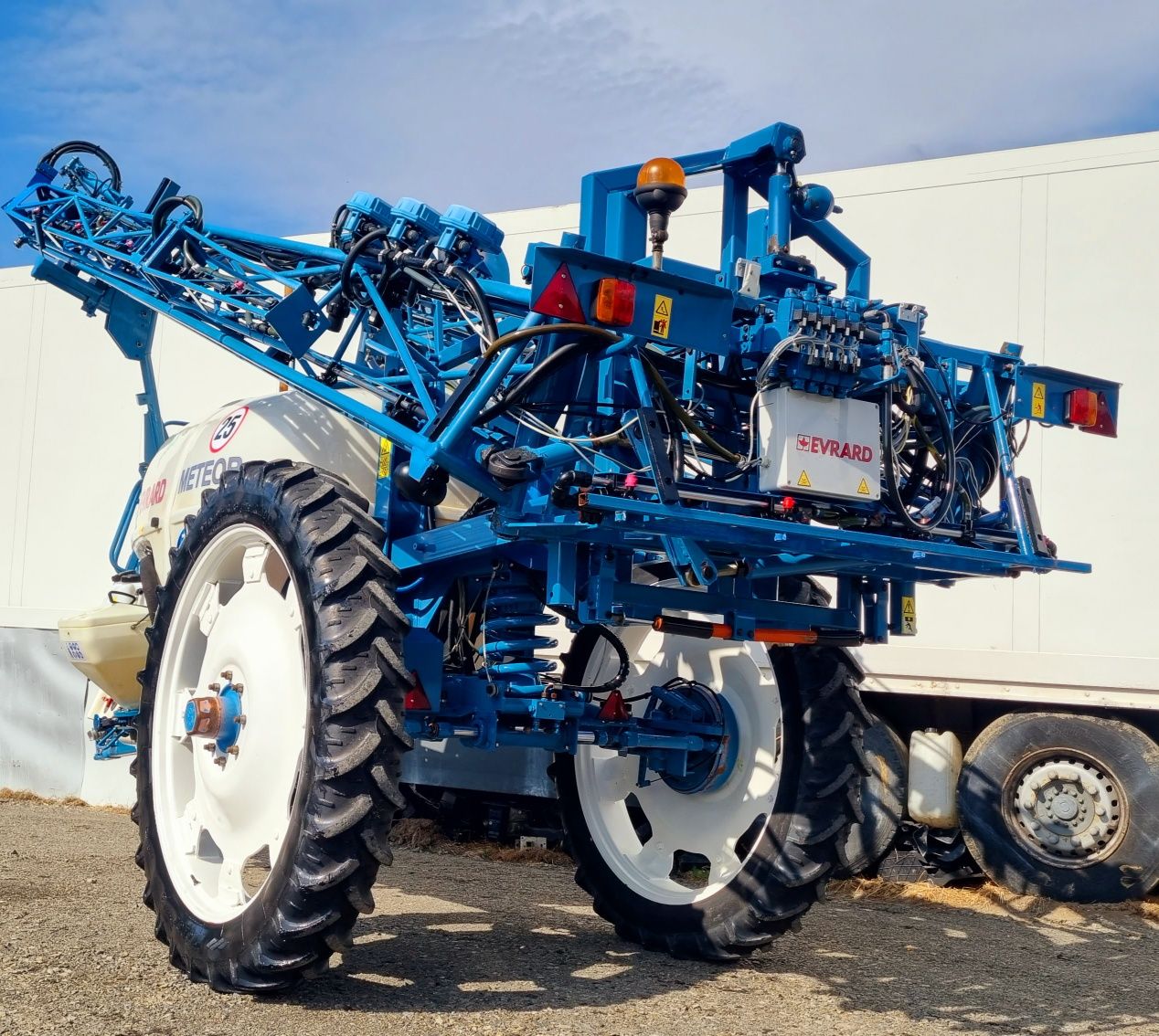 Opryskiwacz Evrad Hardi Meteor plus 21m/18m 2800l skrętna oś 6 sekcji