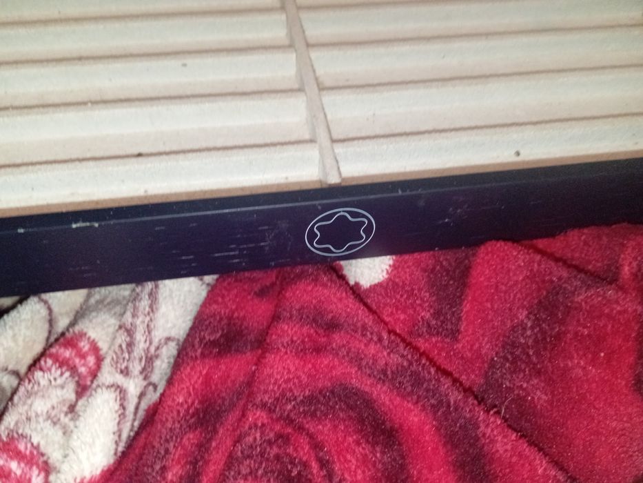 Expositor mont balnc