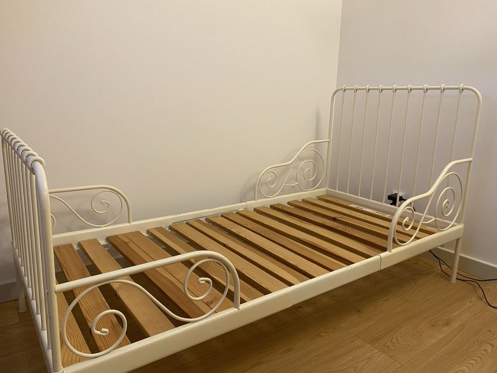 Łóżko białe metalowe Minnen Ikea plus materac