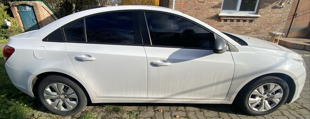 Chevrolet Cruze 2015 1.8 бензин автомат