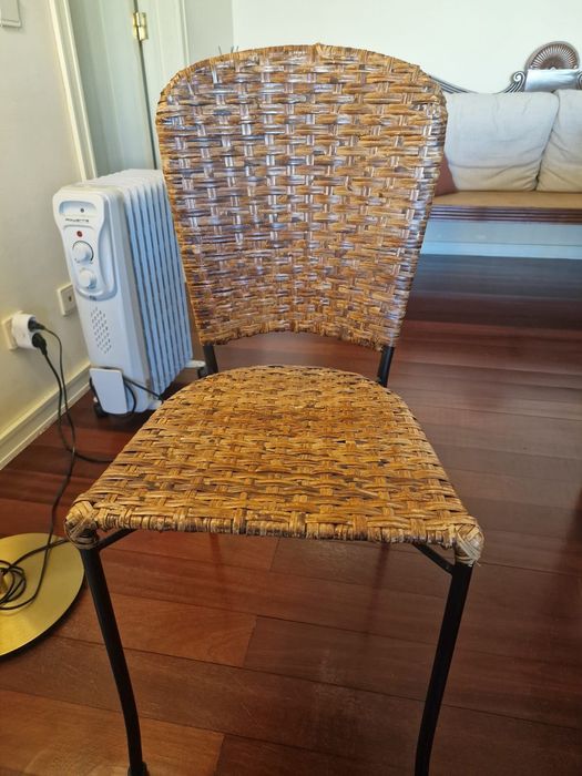 Conjunto de 6 cadeiras em fibra vegetal