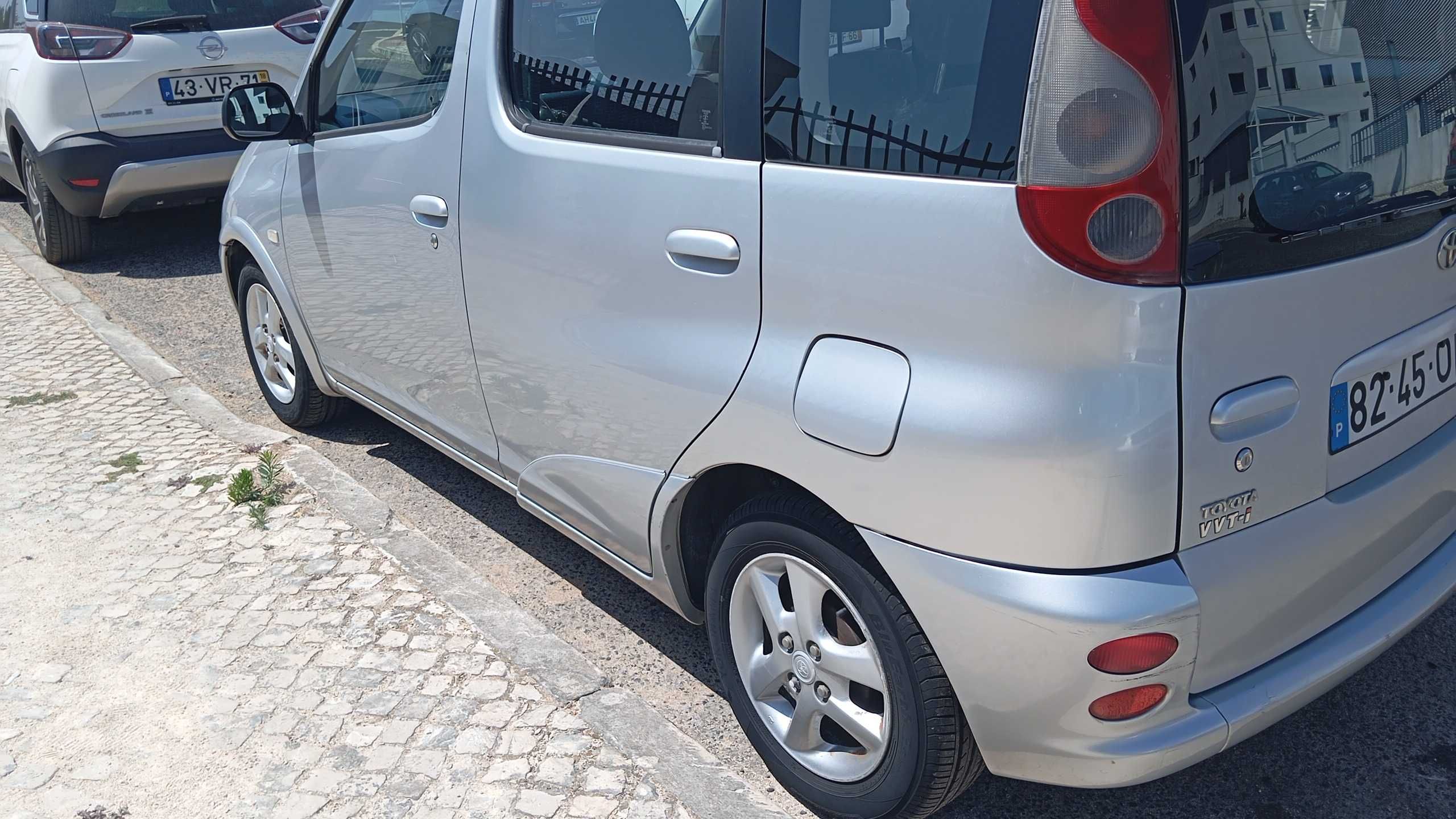 Toyota Yaris verso em ótimo estado