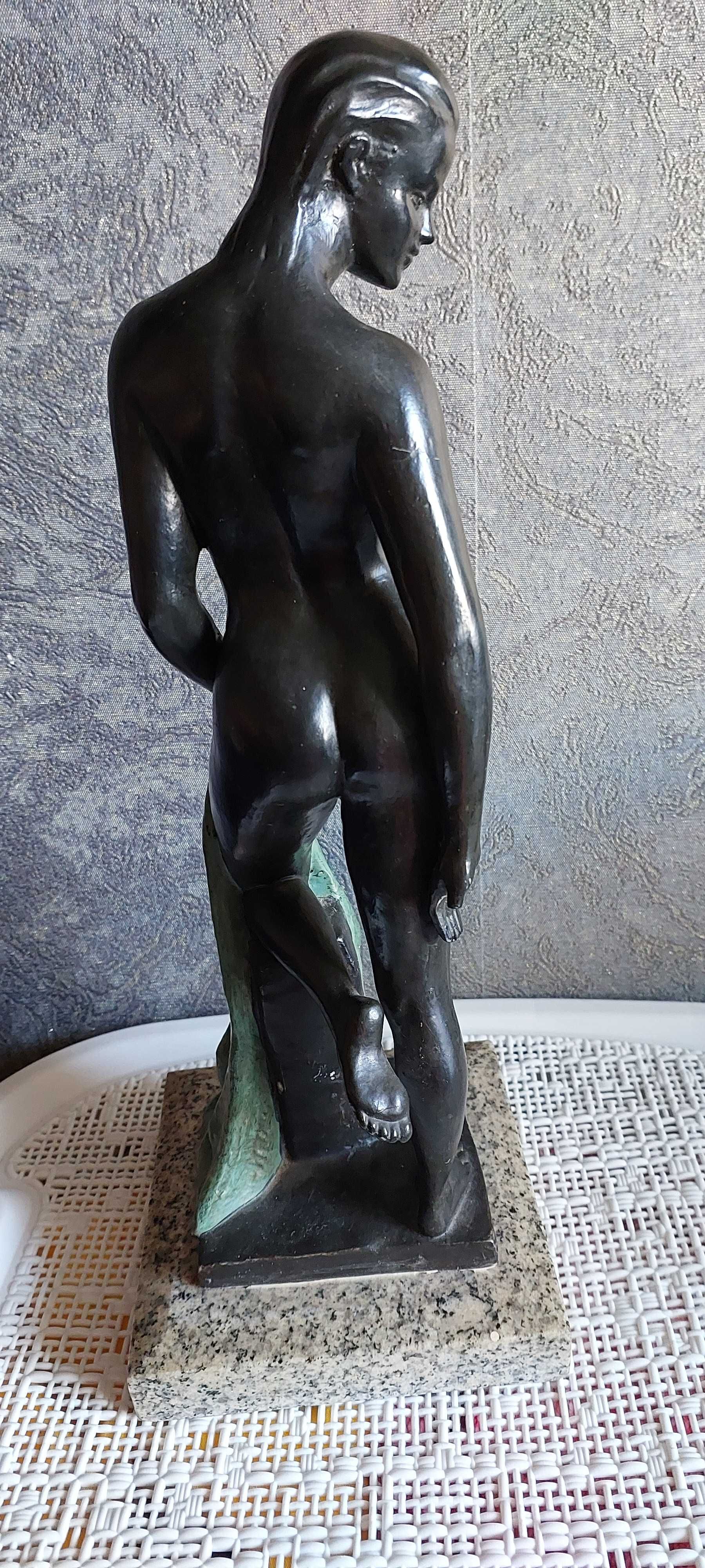 Продам статуэтку скульптора Yves Pires