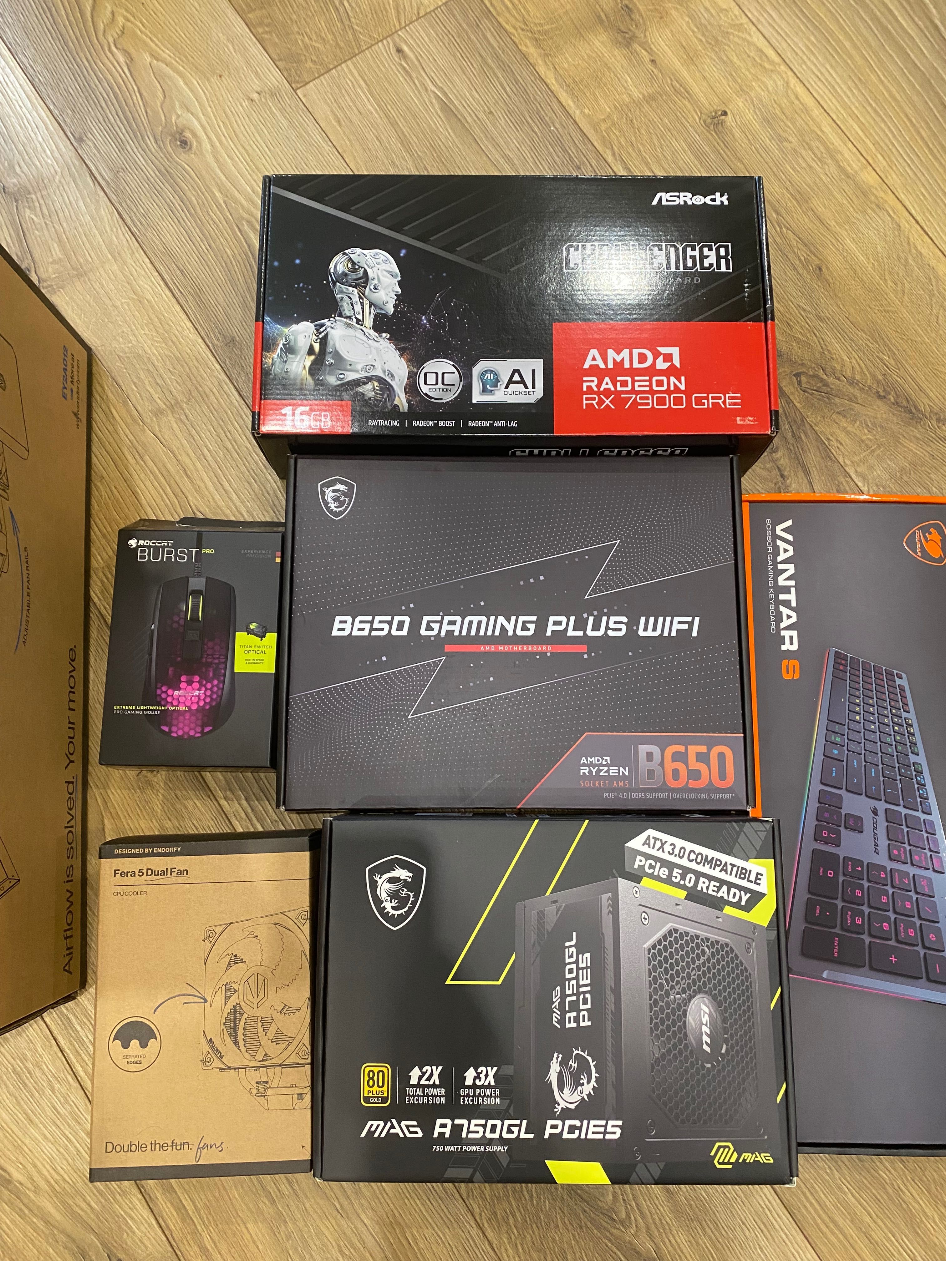 Komputer gamingowy + monitor [Ryzen 5 7600X/Radeon RX 7900 GRE]