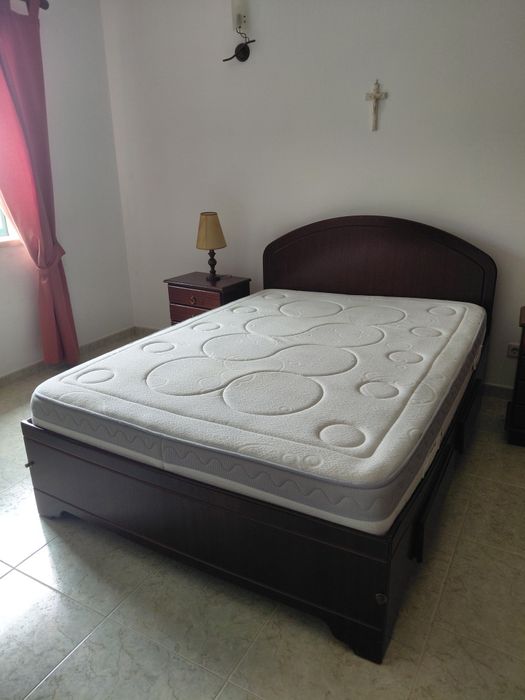 VENDO Cama de Madeira com 4 Gavetões + Colchão