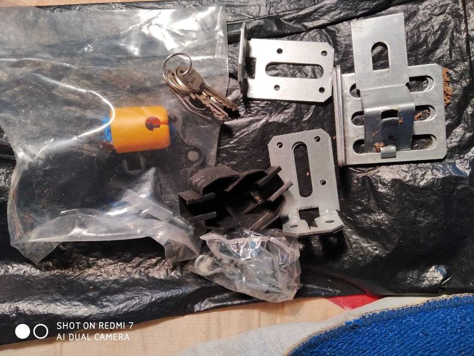 Гаражні ворота підйомно-поворотні нові (2600 х 2200) ручне відкривання