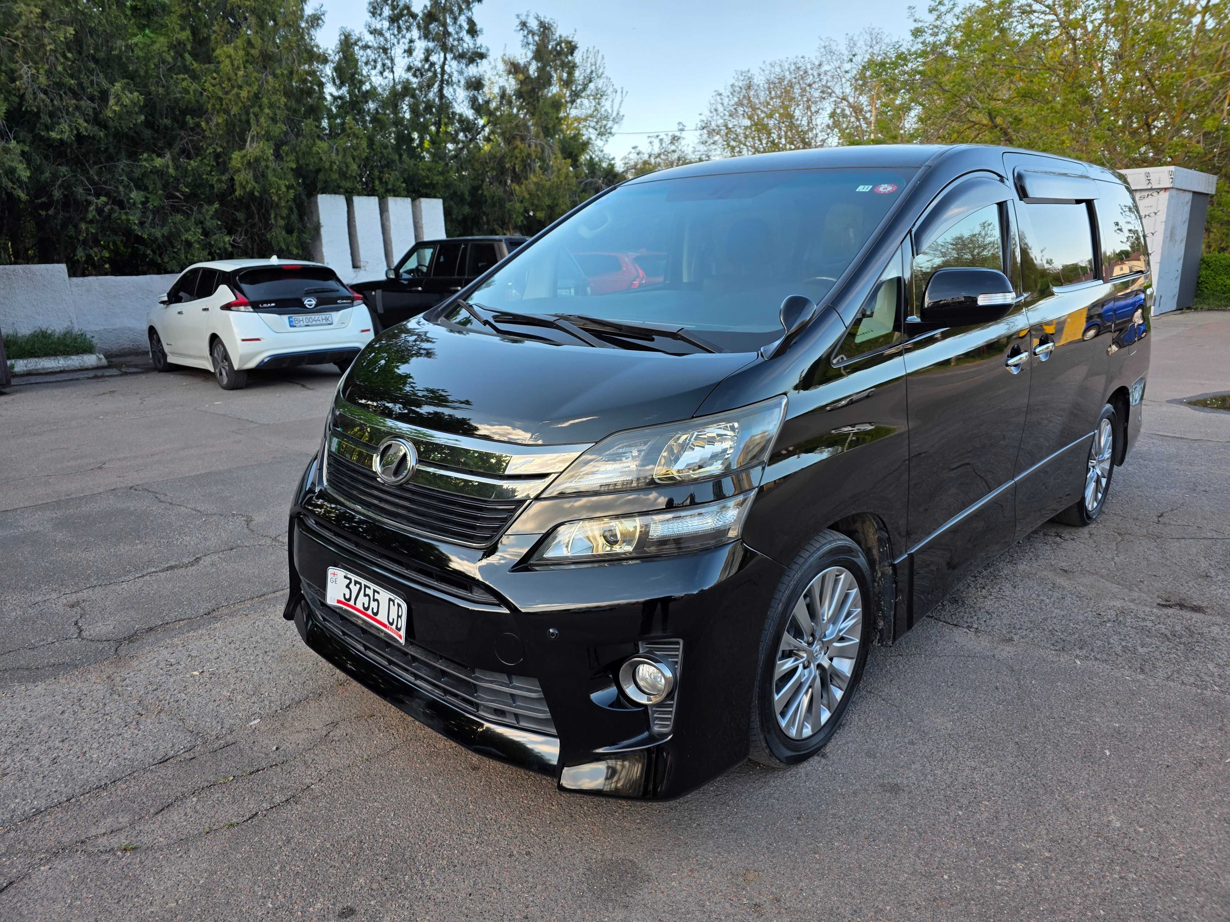 Toyota vellfire Golden Eyes II 2013 2.4 CVT