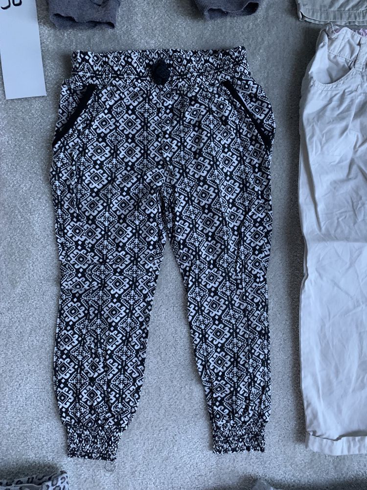 98 spodnie spódniczki  jeans ubrania zestaw panterka dresy aladynki