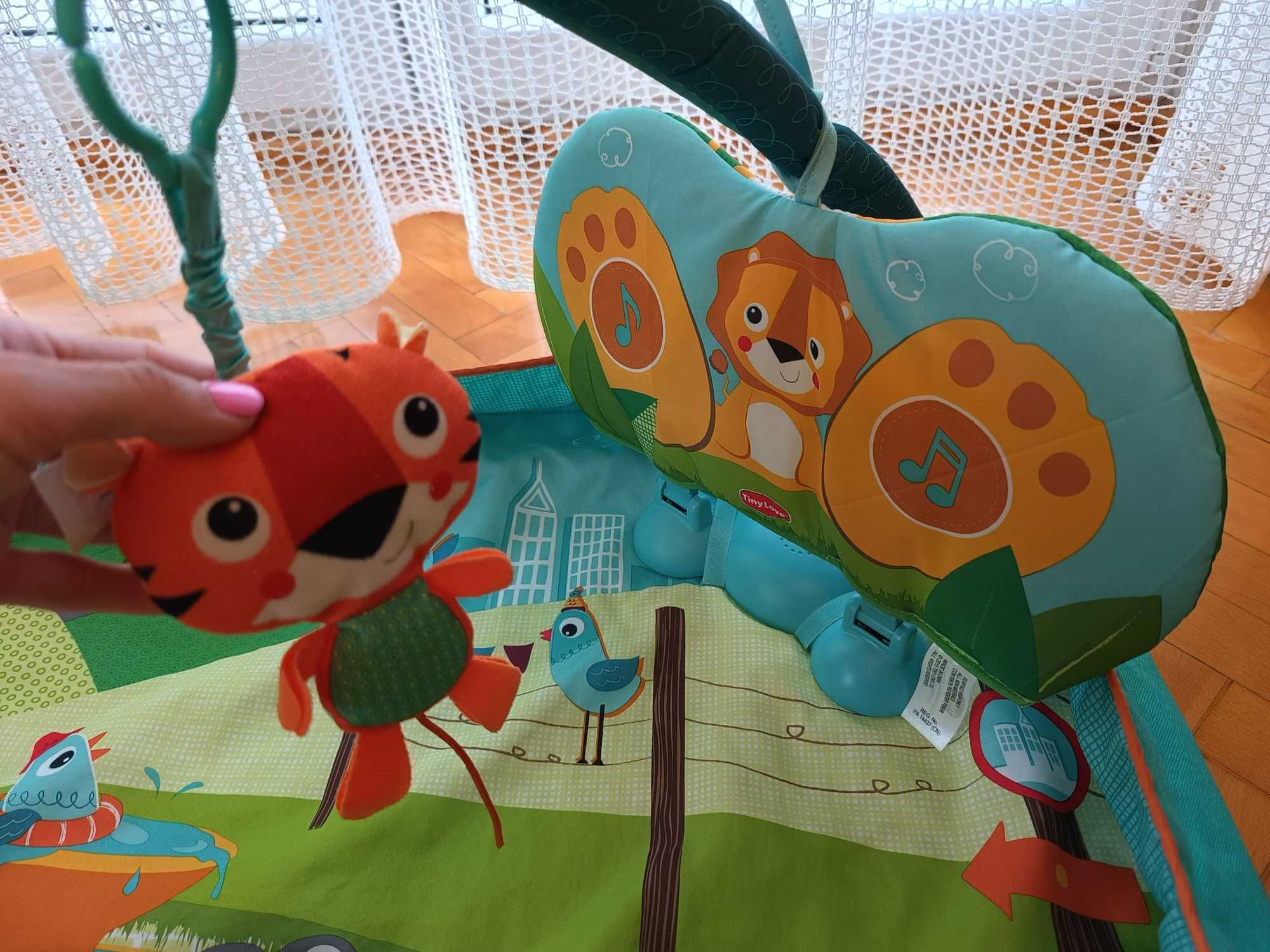 Mata Edukacyjna Interaktywna Kick & Play, Tiny Love; sensoryczna